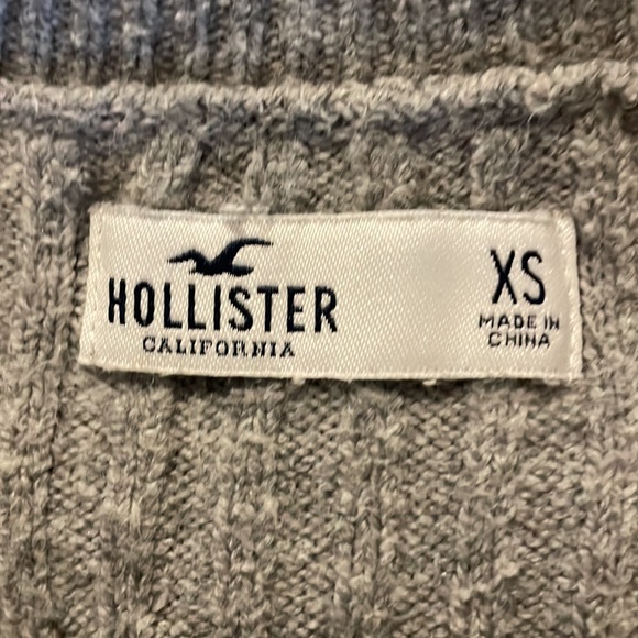 Hollister sweater - Picture 2 of 2